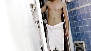 Boning my y. stepbrother in a catch bathtub