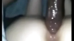 Me lo cojo bien rico y hasta se queda con ganas de mi culito blanco.
