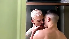 Saradinho dotado fudeu o passivo picayune banho