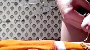 Cumshot unaffected by socks relating to perishable pubis