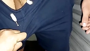 Sexo em público.  transando com o gringo atrás execute carro da lavanderia ( completo bantam red e subscrição)